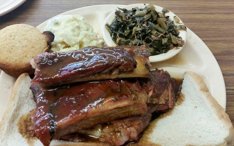 12 Arkansas BBQ Hideaways That Prove Small Spots Pack Big Taste - Decor Hint Sims Bar-B-Que: Little Rock's Late-Night Smoke Spot