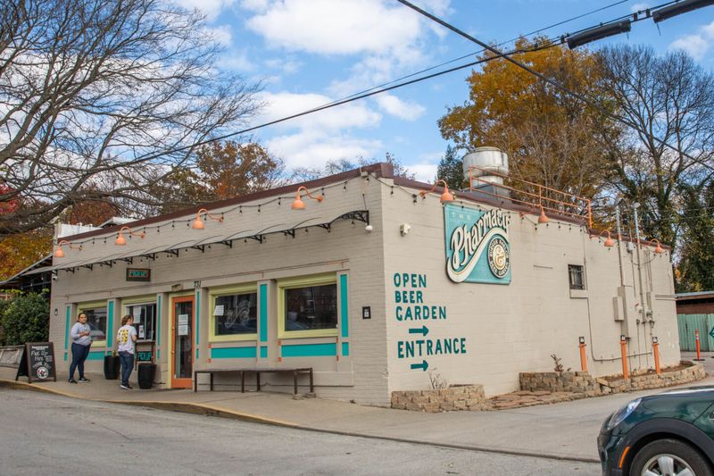 11 Tennessee Dining Nooks Perfect For Pie And Coffee - Decor Hint The Pharmacy Burger Parlor & Beer Garden (Nashville)