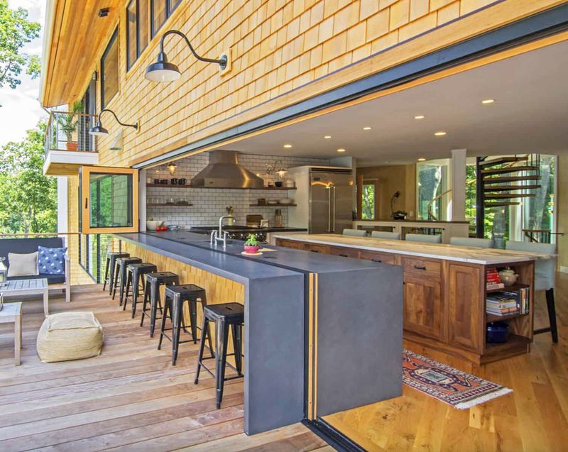 Embracing Indoor-Outdoor Living