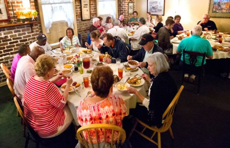 Mrs. Wilkes' Dining Room (Savannah, GA)