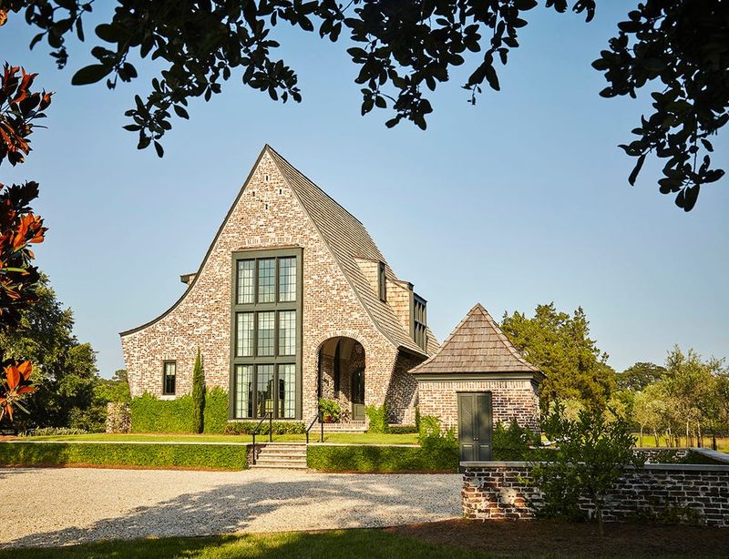 11 South Carolina Cottages That Capture Timeless Southern Charm - Decor Hint Cottage on Brays Island, Brays Island