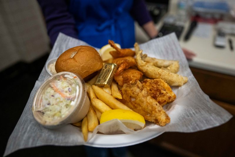 12 Michigan Lakeside Fish Fries Worth Visiting - Decor Hint American Legion Post No. 10 Fish Fry – Manistee, MI