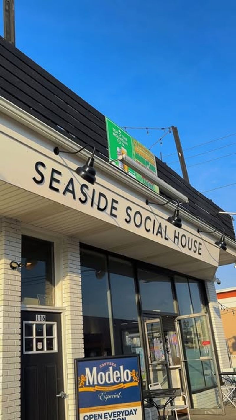 New Jersey Shore Pizza Slices Everyone Craves - Decor Hint Seaside Social House