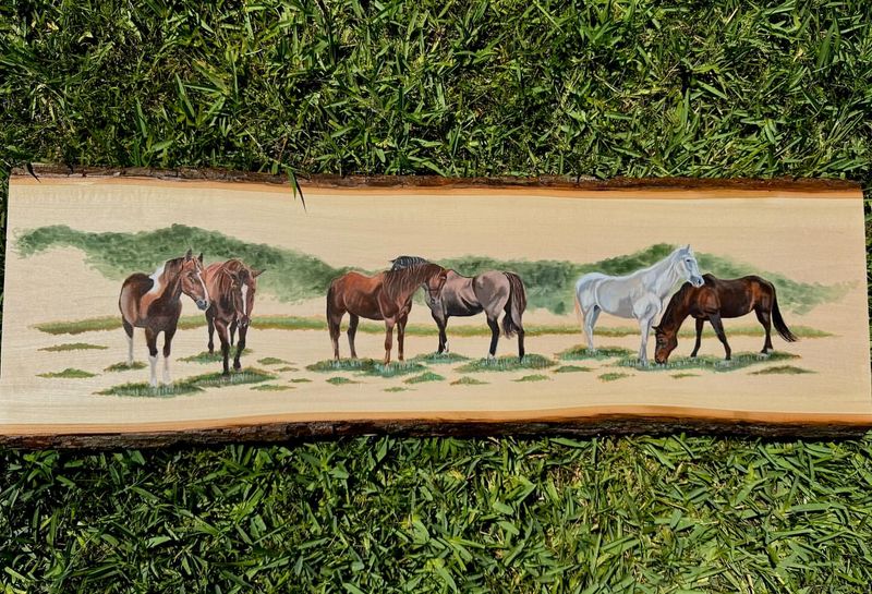 7 Once-Popular Decor Trends Disappearing From Kentucky Homes - Decor Hint Horse-Themed Wallpaper Borders