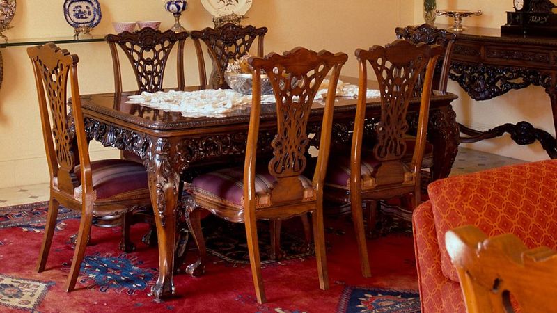 5 Tampa, Florida Antiques To Hold Onto And 5 To Sell Off - Decor Hint Large Formal Dining Sets