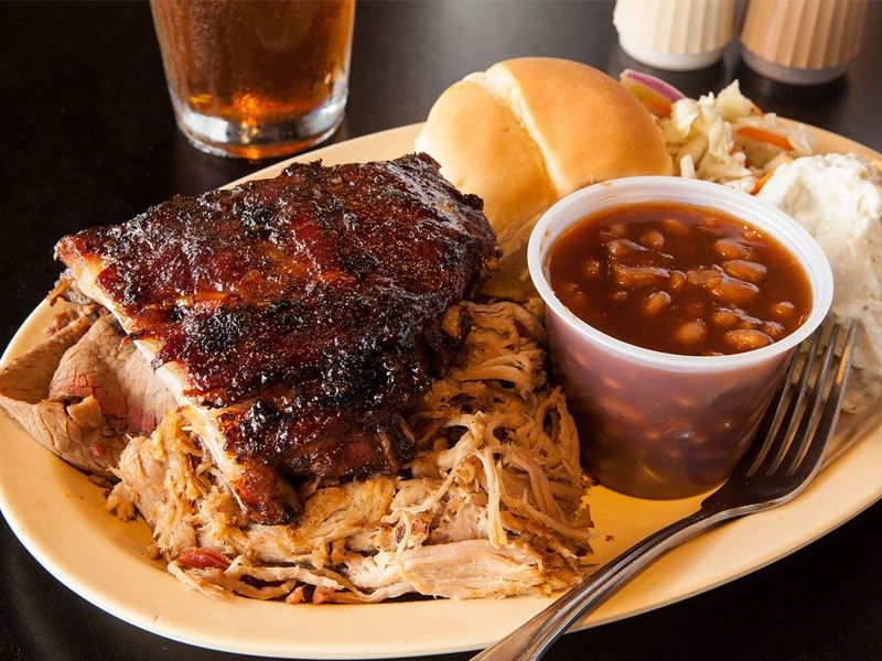 12 Arkansas BBQ Hideaways That Prove Small Spots Pack Big Taste - Decor Hint Whole Hog Café: Little Rock's Award-Winning Smoke Masters