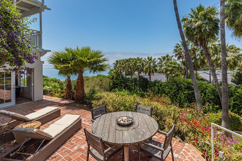 9 California Courtyard Homes That Bring Resort Living Home - Decor Hint Coastal Courtyard Sanctuary