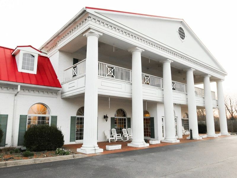 8 Kentucky Fried Chicken Stops That Bring The True Flavor Game - Decor Hint Claudia Sanders Dinner House – Shelbyville, KY