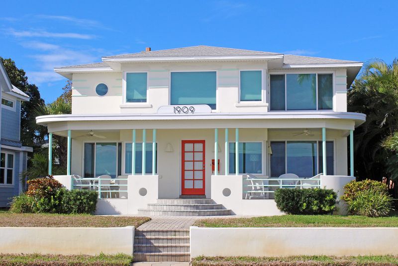 6 Florida Art Deco Homes That Still Radiate 1920s Glamour - Decor Hint The Pastel Dream of St. Petersburg