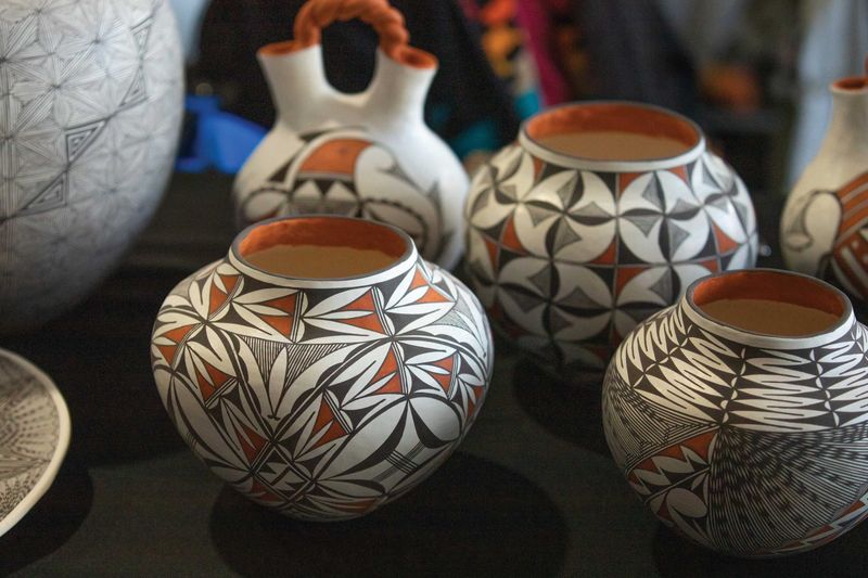 7 Phoenix Thrift Finds That Resellers And Decor Lovers Swear By - Decor Hint Native American Pottery
