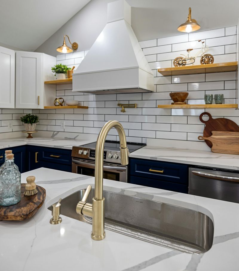 11 Vintage Home Items That Are Back In Style - Decor Hint Brass Fixtures And Accents