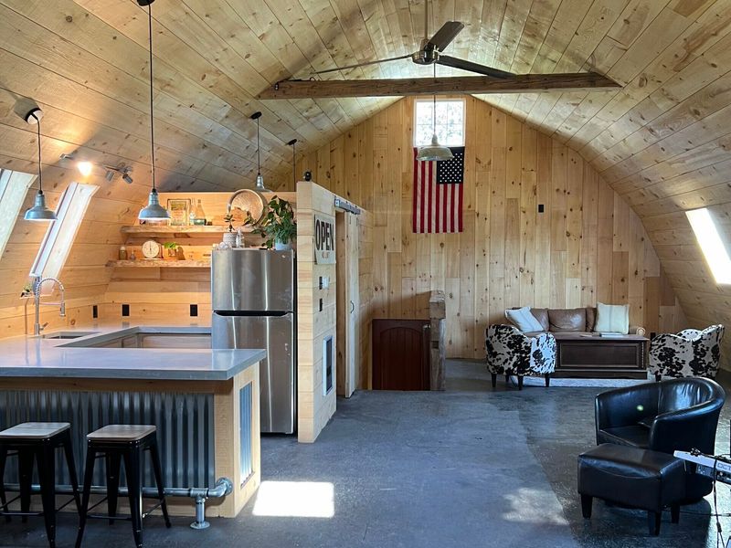 9 Maine Cabins With Decor That Never Goes Out Of Style - Decor Hint Reclaimed Barn Conversion