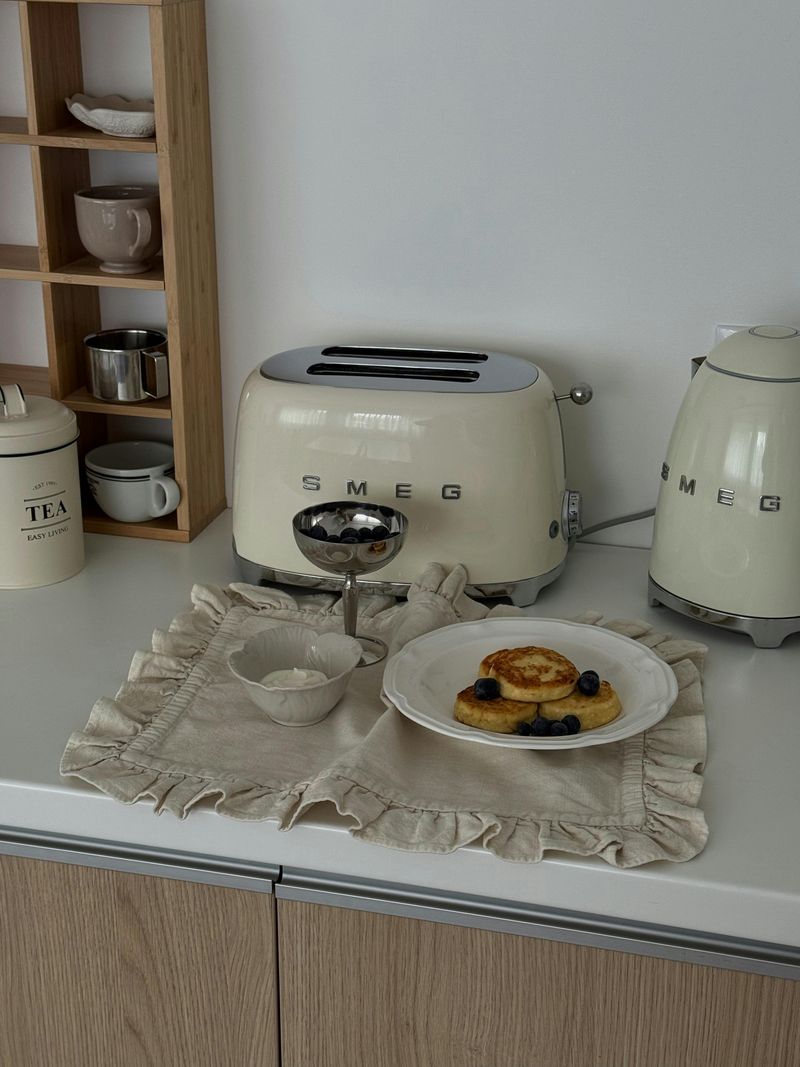 7 Tips For Updating A Vintage Kitchen While Preserving Its Character - Decor Hint Upgrade Appliances While Keeping Retro Appeal