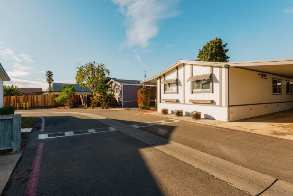 Mobile Home 5 - Decor Hint