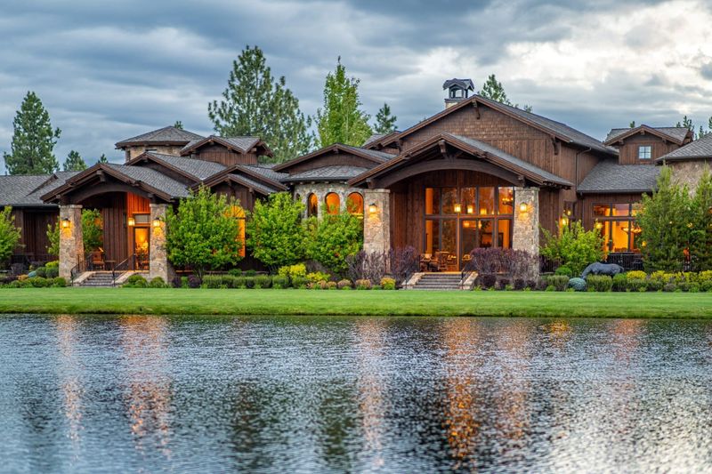 5 Properties Losing Value In Oregon And 10 That Are Hard To Sell - Decor Hint Large Luxury Homes Outside Bend