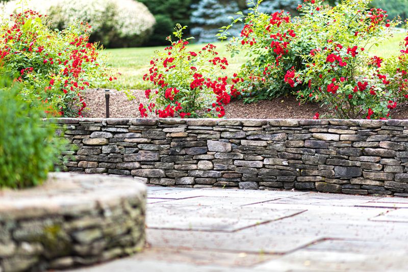 8 South Dakota Fieldstone Walls That Feel Forever - Decor Hint Fieldstone Patio And Outdoor Living Wall