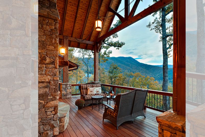 9 North Carolina Porch Styles That Neighbors Envy - Decor Hint Rustic Lakeside Hideaways
