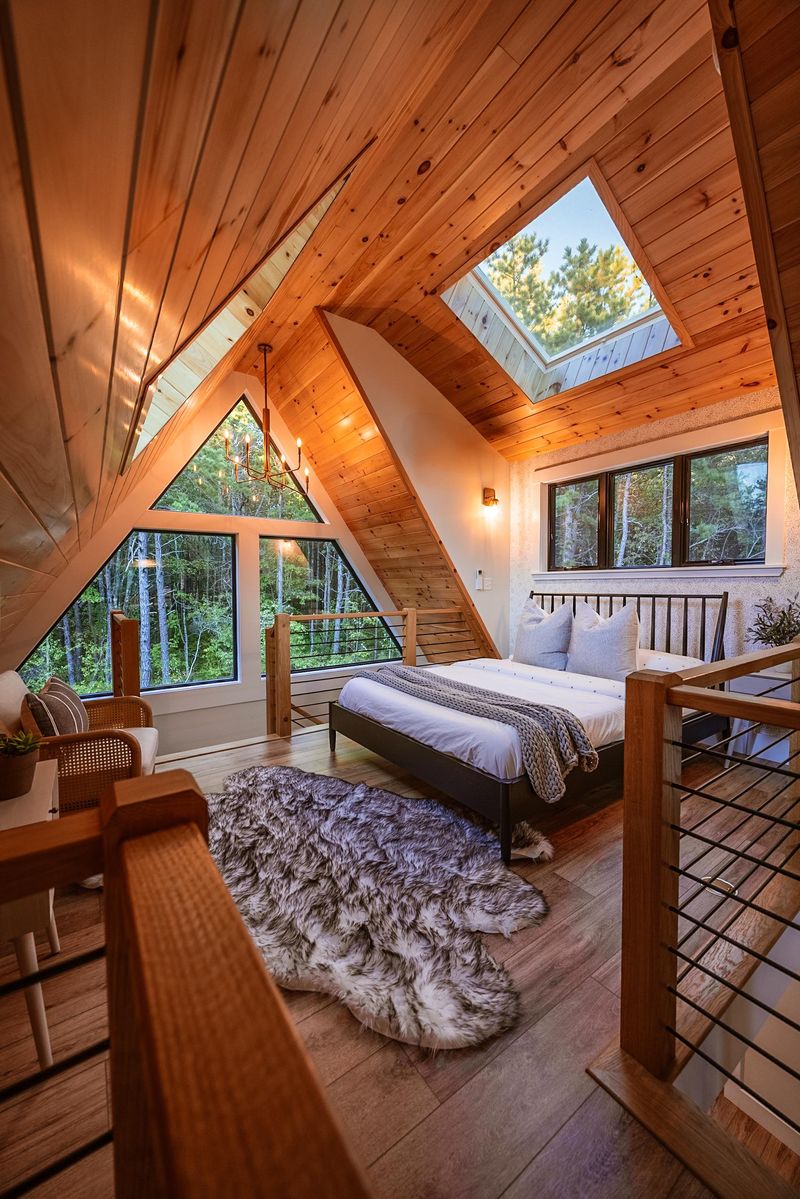 9 Minnesota Cabins That Might Feel Perfectly Cozy All Year - Decor Hint Cozy Loft-Style Cabins