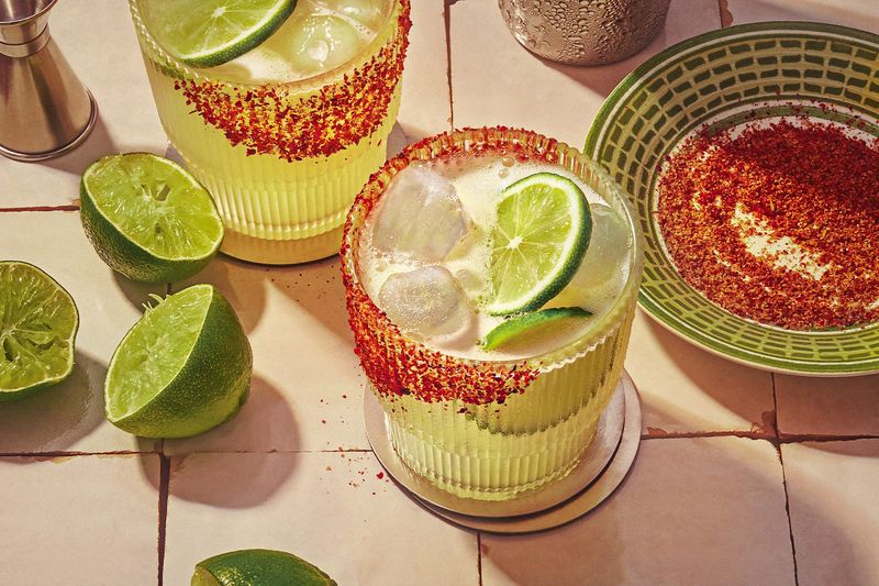 20 Subtle Clues At California Mexican Restaurants You Might Miss - Decor Hint Fresh Lime Wedges Always on Side