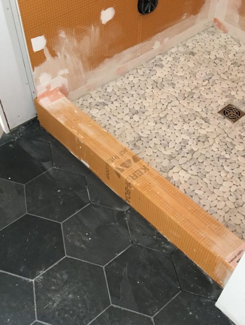 15 Pennsylvania Bathroom Floors That Are Making A Stylish Revival - Decor Hint Slate Flooring