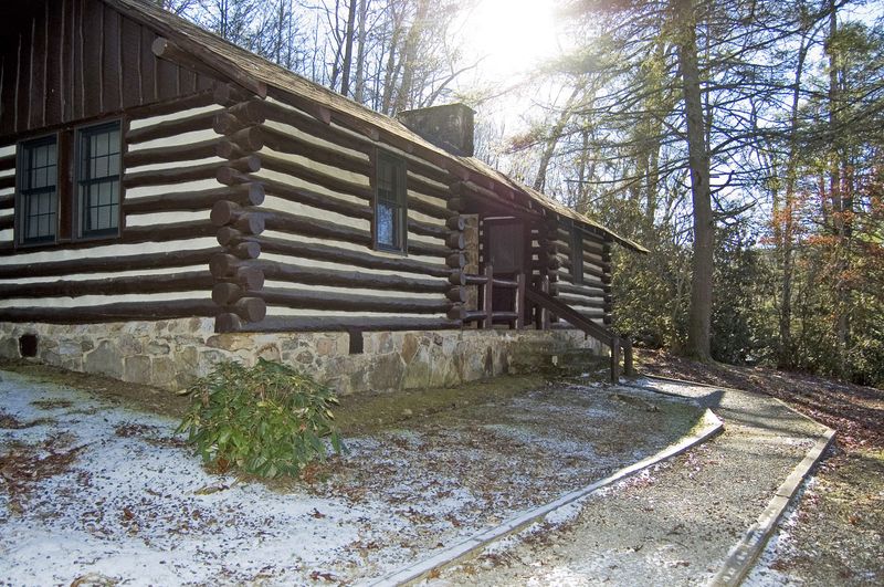 8 Virginia Cabins With Charm That Lasts Generations - Decor Hint Lakeside Legacy at Hungry Mother State Park Cabins
