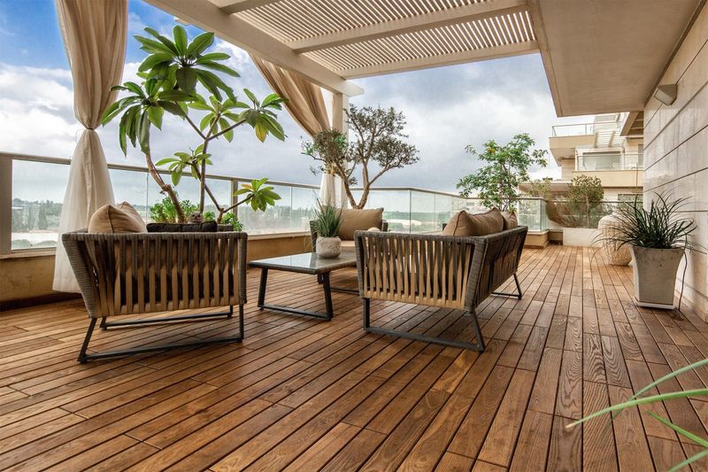 10 South Carolina Porches Designed For Outdoor Living - Decor Hint Resort-Style Porch