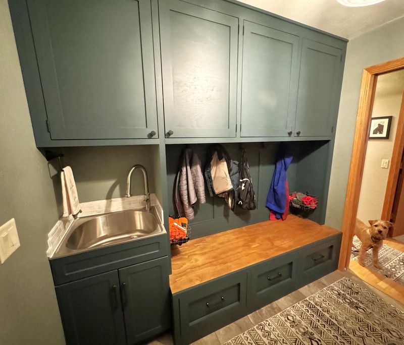 14 Vermont Farmhouse Mudrooms Designed To Tackle Mud Season - Decor Hint Farmstand Worker's Cleanup Zone
