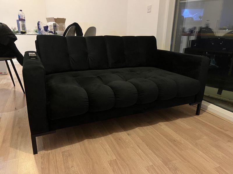 9 Sofa Colors That Always Feel Right In A Boston Home - Decor Hint Midnight Velvet: Urban Sophistication