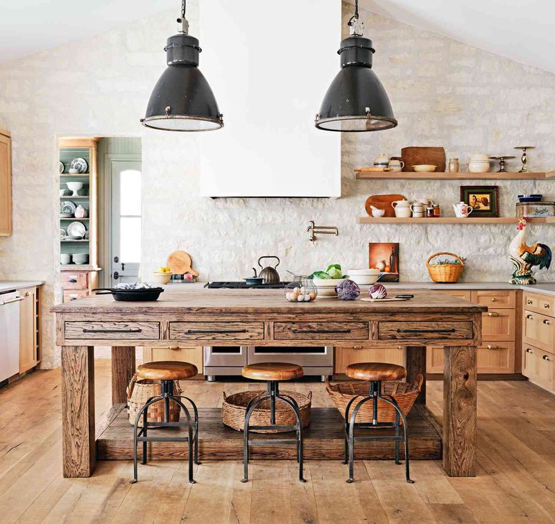 11 Design Touches In Texas That Feel Both Rustic And Modern - Decor Hint Vintage Ranch Tools
