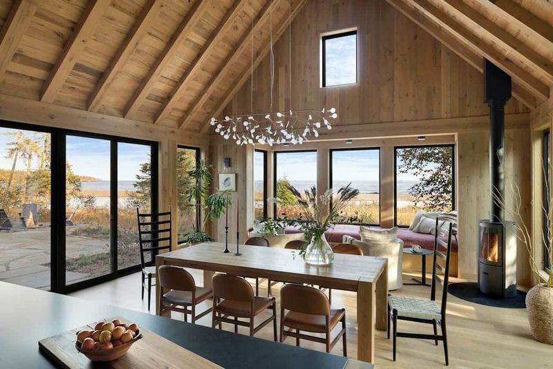 8 Minnesota Rustic Dining Rooms With Classic Character - Decor Hint Lakefront Views With Rustic Charm
