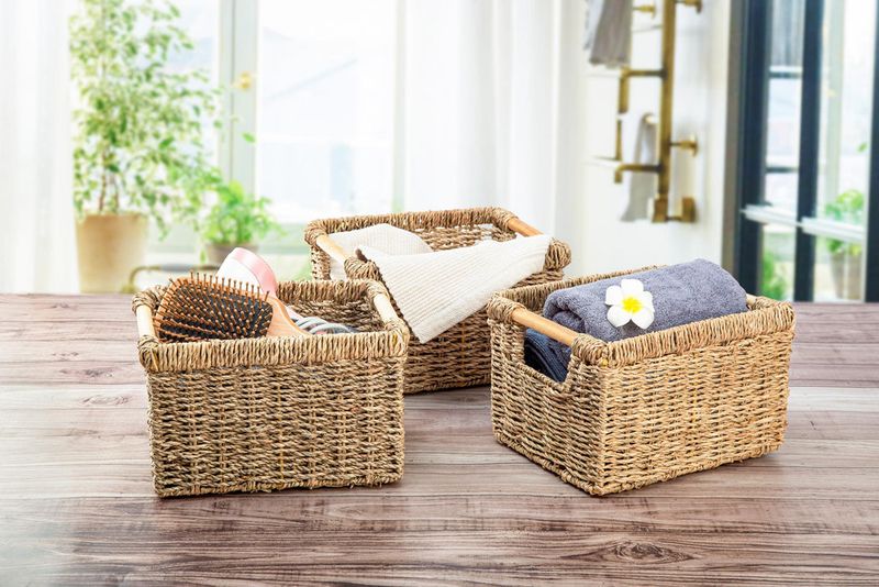 12 Utah Cabin Bathrooms That Might Capture Timeless Charm - Decor Hint Woven Baskets