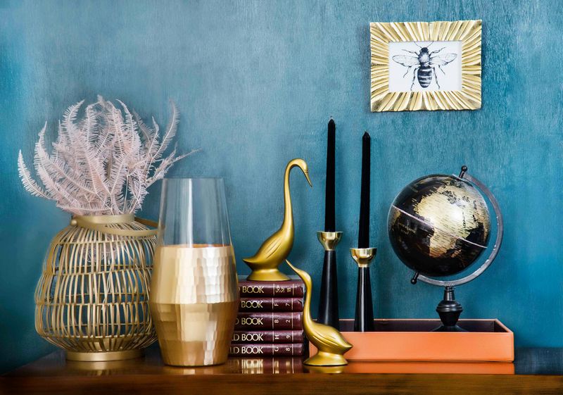 10 Decor Tips That Could Make Your Home Look Timeless With Color - Decor Hint Accent Pieces