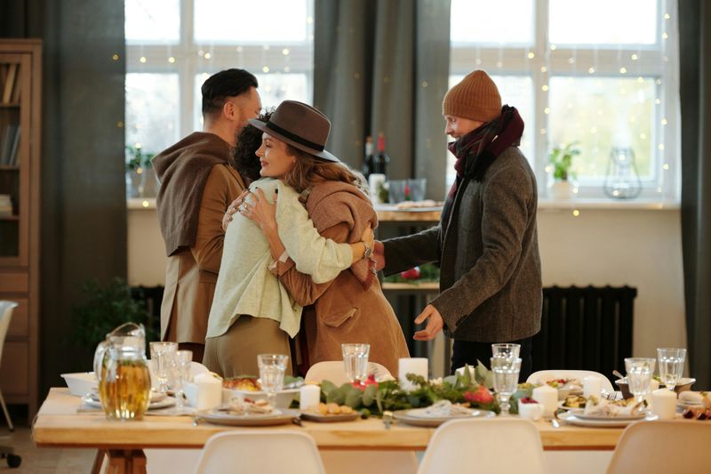 12 Household Rules That Should Have Gone Away Decades Ago - Decor Hint Fixed Visiting Hours for Guests