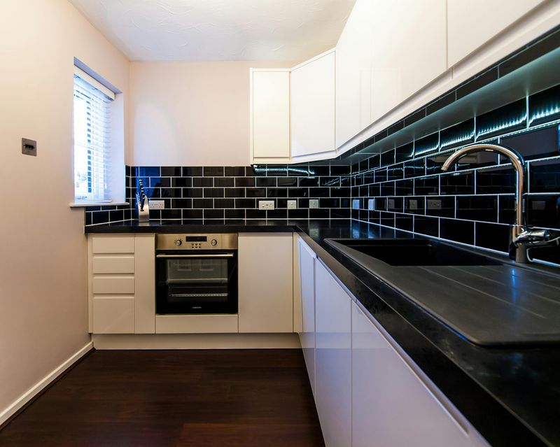 10 Small Kitchen Setbacks You May Face And The Fixes Designers Recommend - Decor Hint Difficult-to-Clean Surfaces