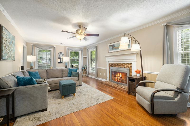 9 Living Room Choices I Avoid To Keep Style Timeless - Decor Hint Shag Carpets With Extreme Colors