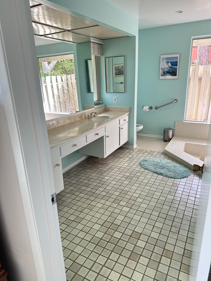 Tiled Countertops With Contrasting Grout