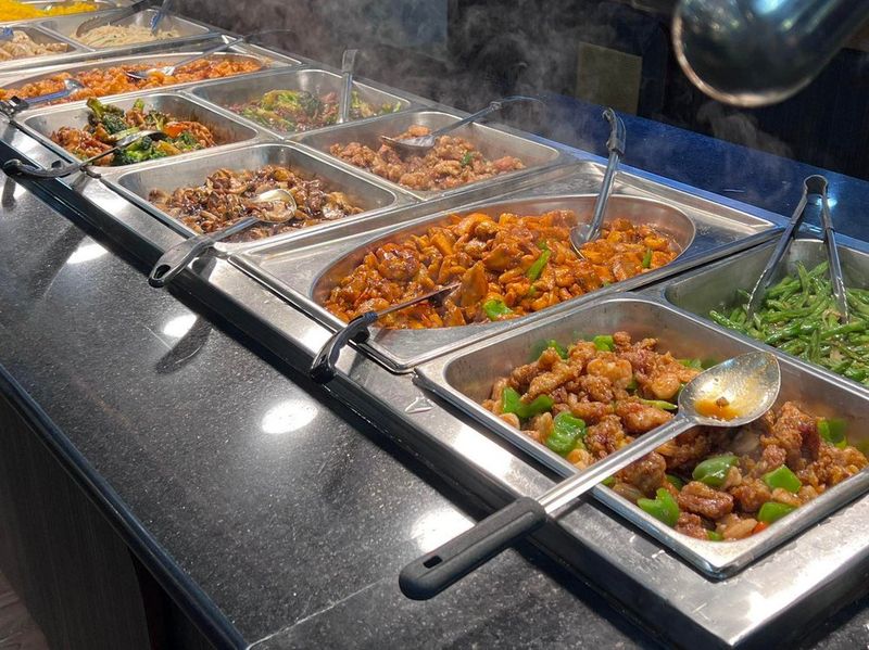 6 Missouri Buffets Locals Rave About & 6 They Warn You To Skip - Decor Hint Amazin Buffet – Springfield's Flavor Flatline