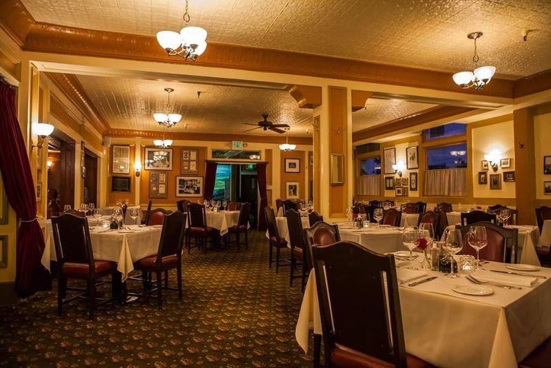 15 Historic Restaurants In The US That Have Been Serving For Over 100 Years - Decor Hint Fior d'Italia (San Francisco, CA)