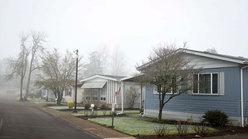 5 Properties Losing Value In Oregon And 10 That Are Hard To Sell - Decor Hint Mobile Homes in Small Towns