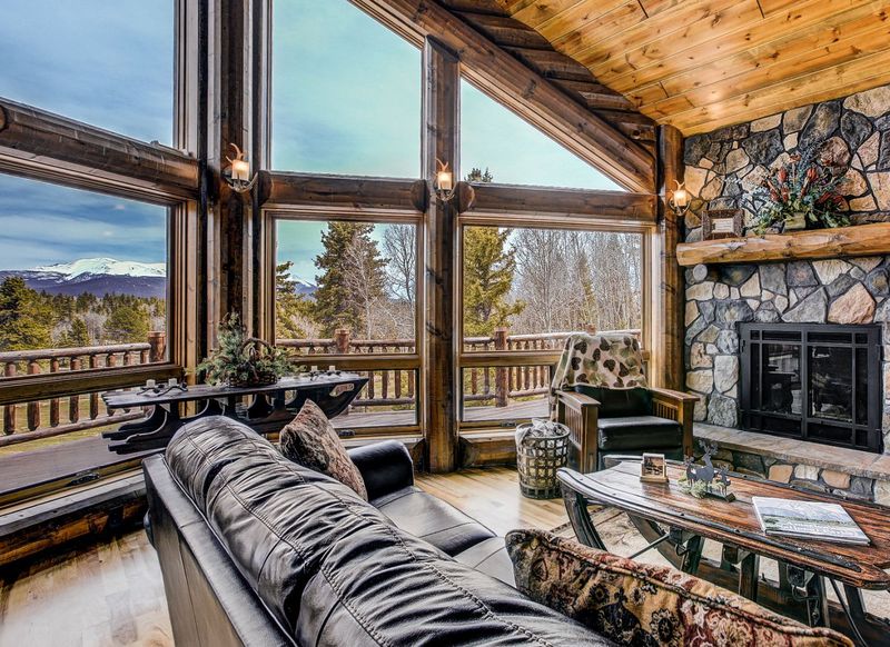 11 Oregon Cabins Offering Interiors That Feel Like Retreats - Decor Hint Large Picture Windows Framing Nature