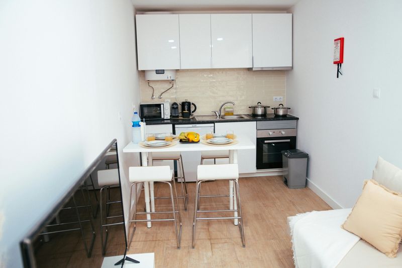 10 Small Kitchen Setbacks You May Face And The Fixes Designers Recommend - Decor Hint Narrow Walkways