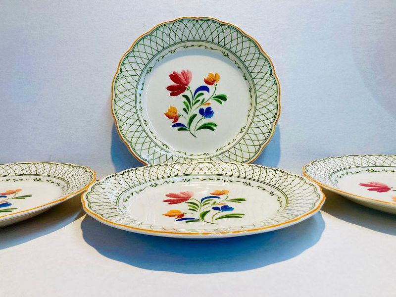 5 Tampa, Florida Antiques To Hold Onto And 5 To Sell Off - Decor Hint Mass-Produced Collectibles From The 1980s–1990s