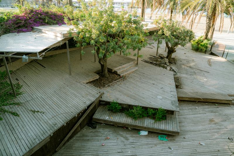 14 Simple Patio Design Ideas That Can Improve Your Outdoor Space - Decor Hint Multi-Level Platforms