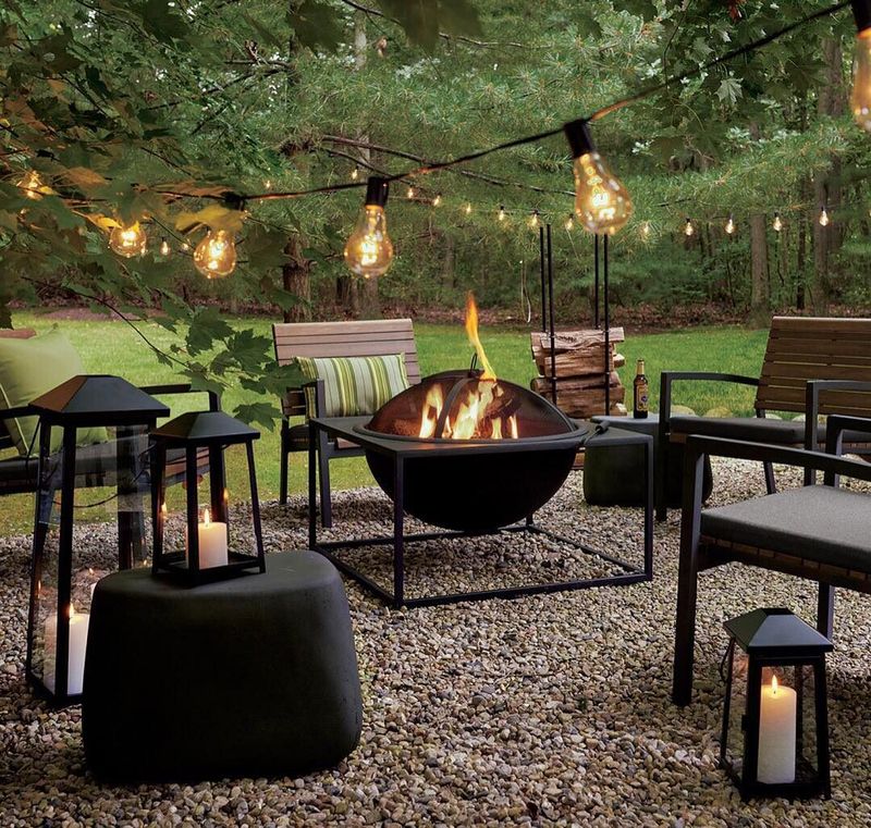 15 Oklahoma Farmhouse Porches That Could Be Perfect For Slow Evenings - Decor Hint Soft String Lights Overhead