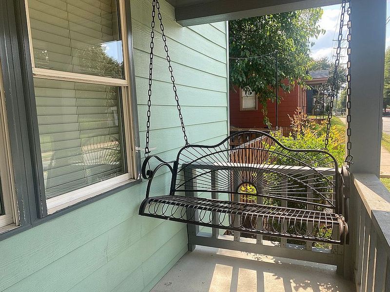 6 North Carolina Porch Swings That Outshine The Furniture Inside - Decor Hint Charlotte's Victorian Revival Swing
