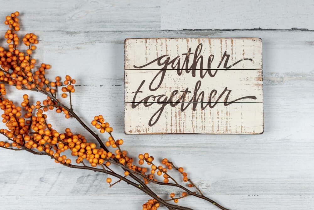 8 Home Décor Styles Texans Are Likely To Retire In 2026 - Decor Hint Oversize Farmhouse Signs - Decor Hint