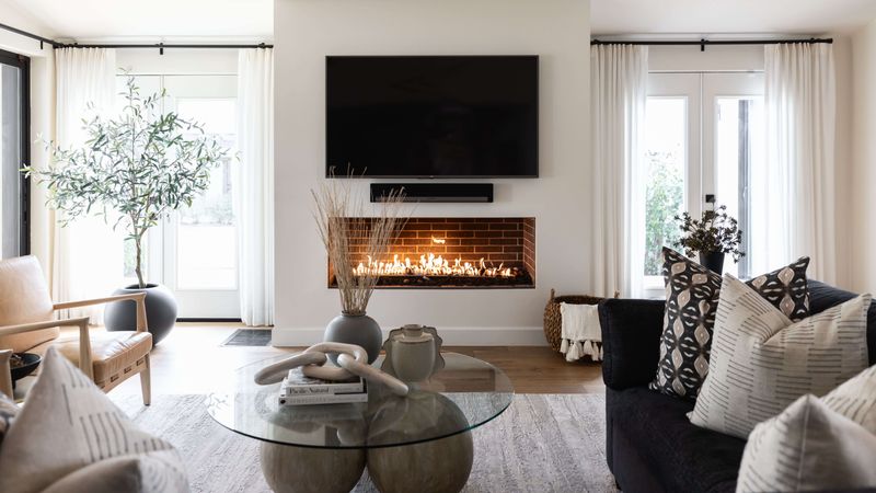 10 Outdated Living Room Trends Disappearing From Ohio Homes - Decor Hint TV-Centric Layouts