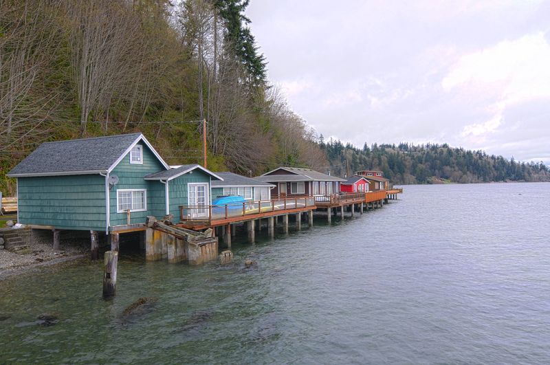 8 Washington House Styles With Hidden Charm And 6 That Become Top Picks In 2025 - Decor Hint Converted Fishing Cottages