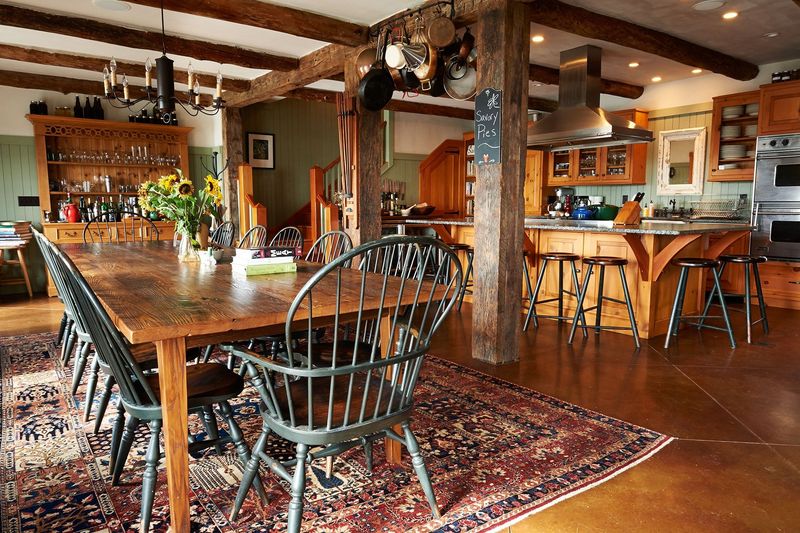 18 Virginia Colonial Details That Still Feel Fresh - Decor Hint Windsor Chairs Around the Table