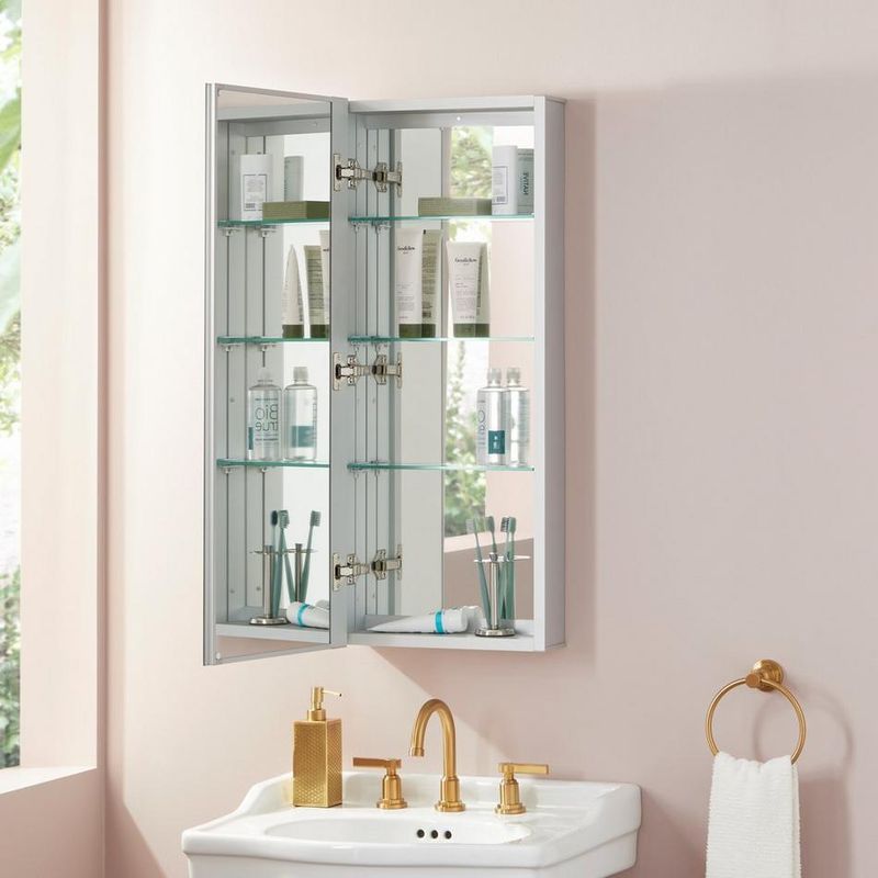 10 Ideas To Bring Classic Retro Bathrooms Into Modern California Homes - Decor Hint Frosted Glass Cabinets